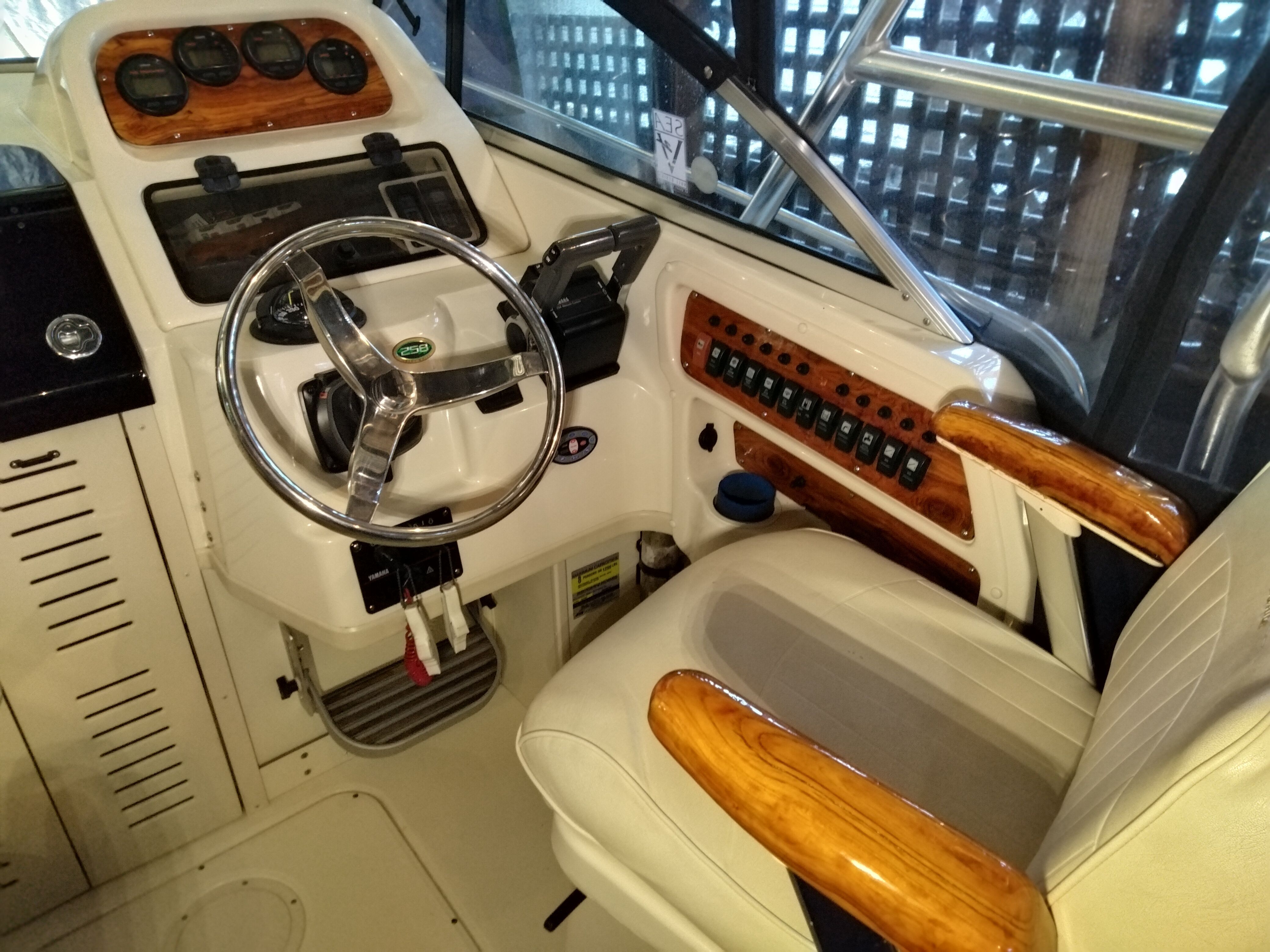 2004 Grady-White Journey 258 - 6