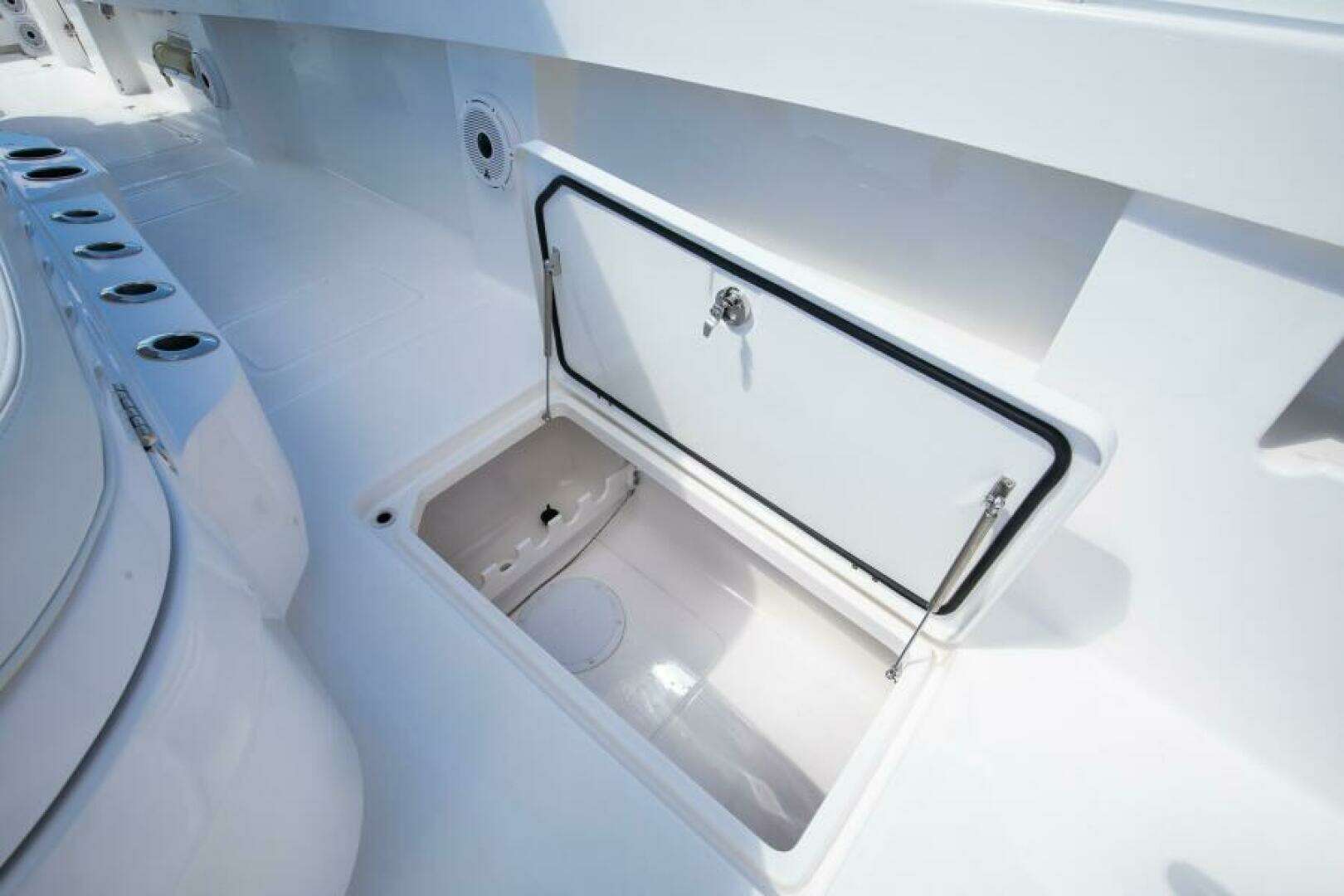 2021 Invincible 35 Catamaran - Image 16