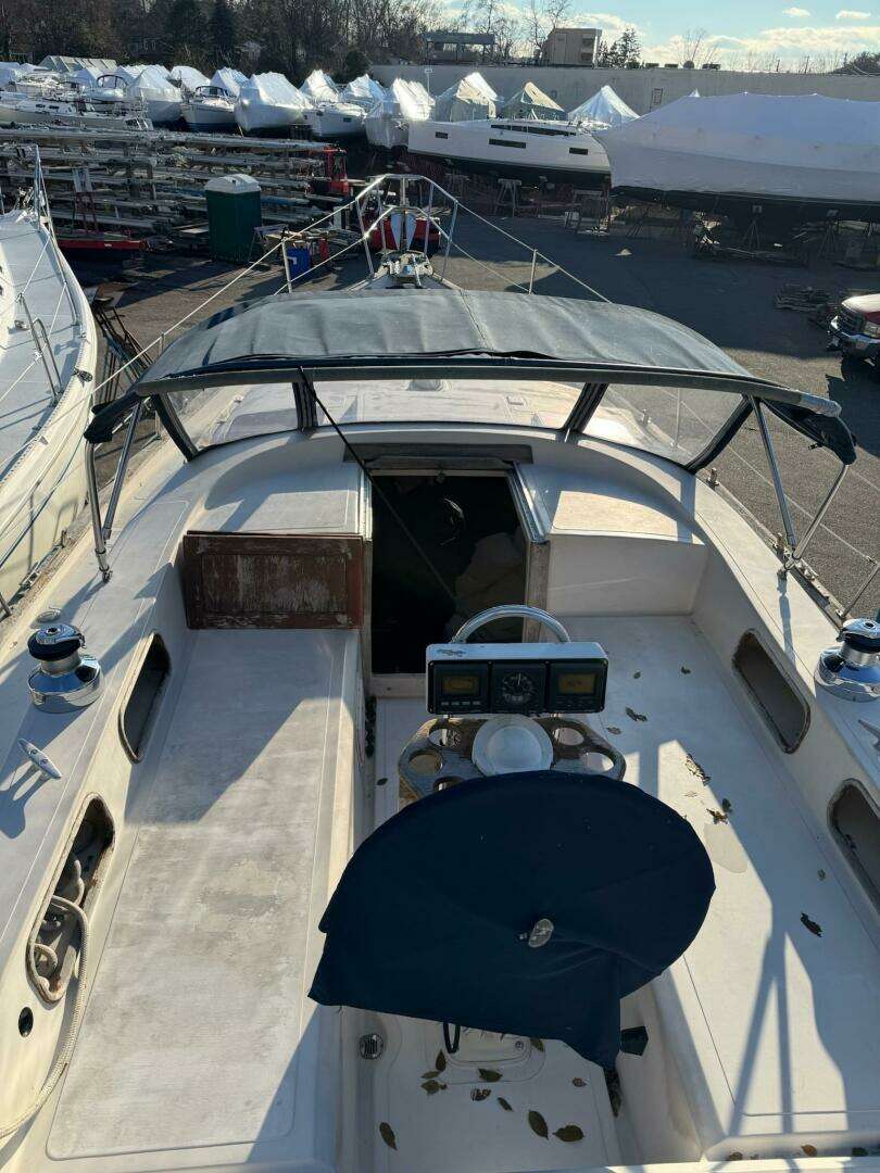 1987 Irwin 38 - Image 8