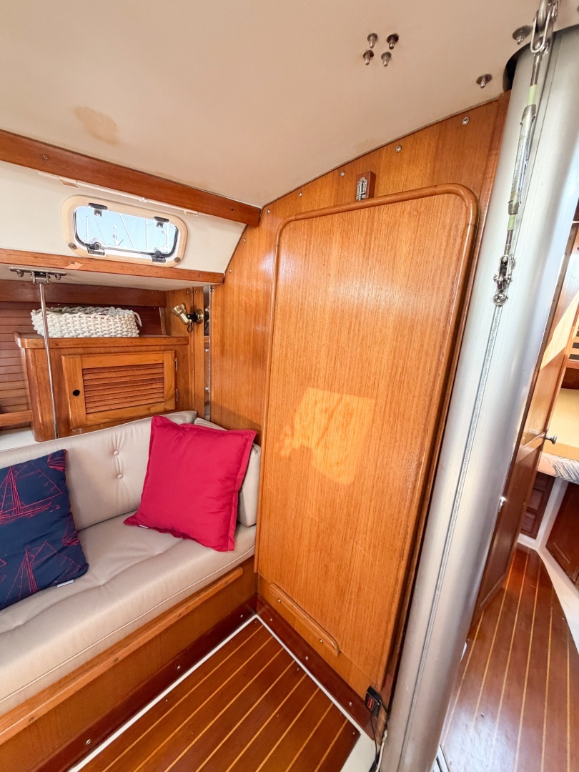 1996 Catalina 36 Mk II - Image 59