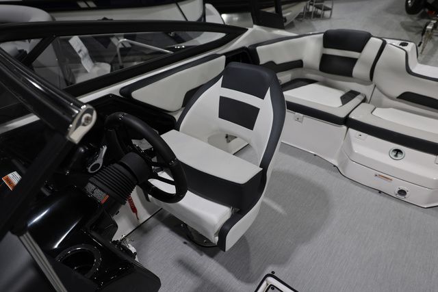 2026 Yamaha Boats AR 195 BOTH COLORS AVAILABLE - 17