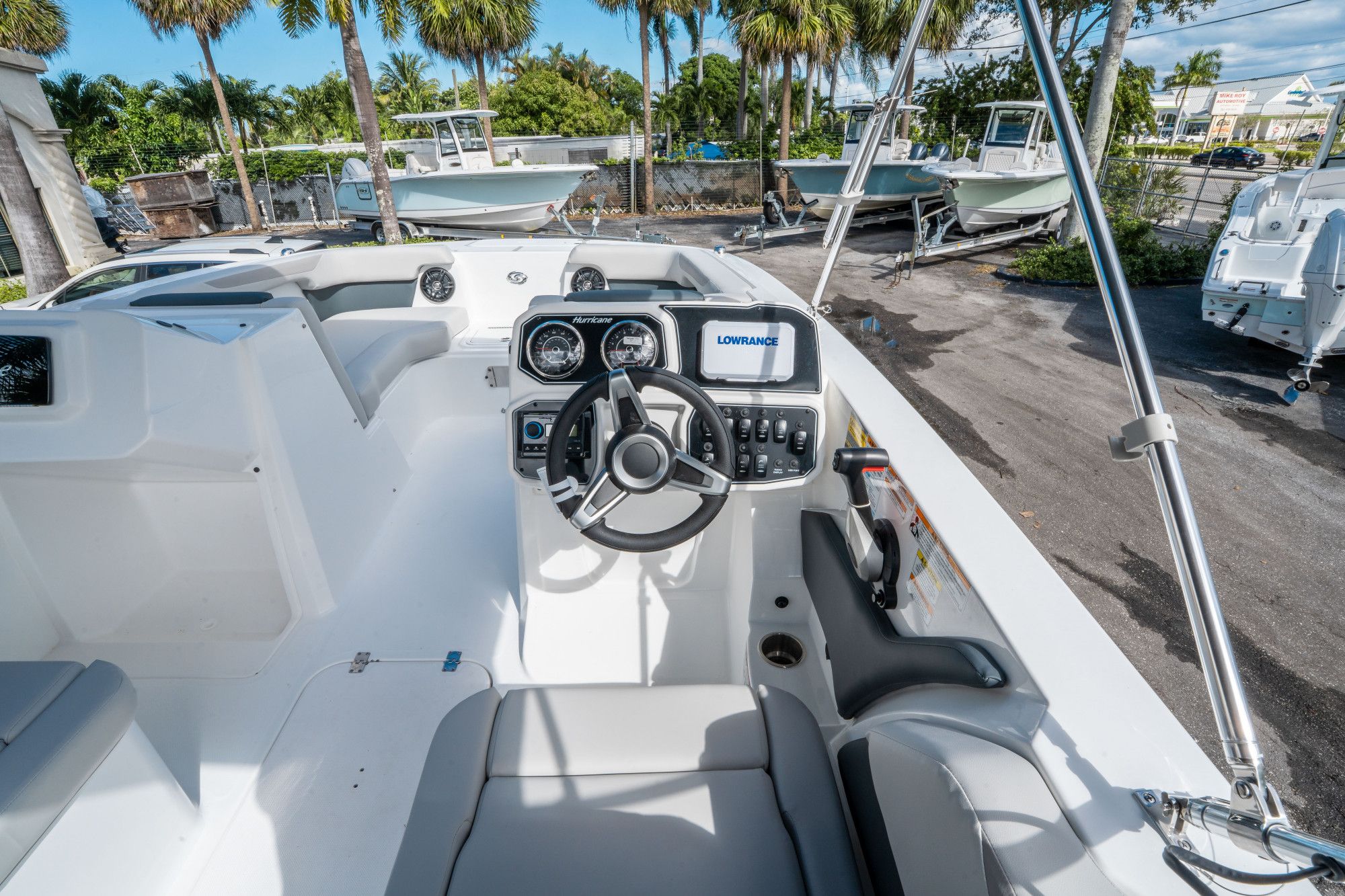 2026 Hurricane SunDeck 2050 OB - 13