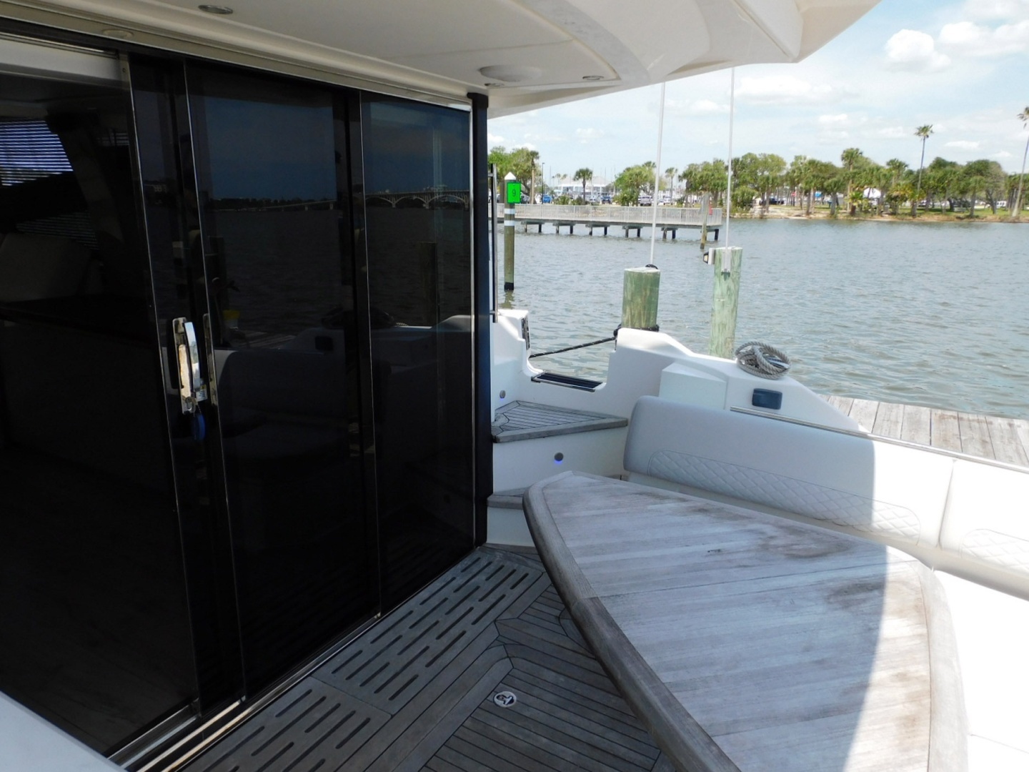 2019 Sea Ray 550L - Image 23