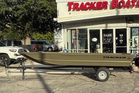 2026 Tracker Grizzly 1648 Utility