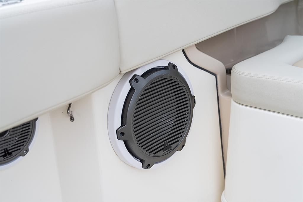 2023-Boston-Whaler-240-Vantage-MarineMax