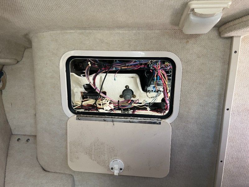 1999 Sea Ray 230 Overnighter - 72