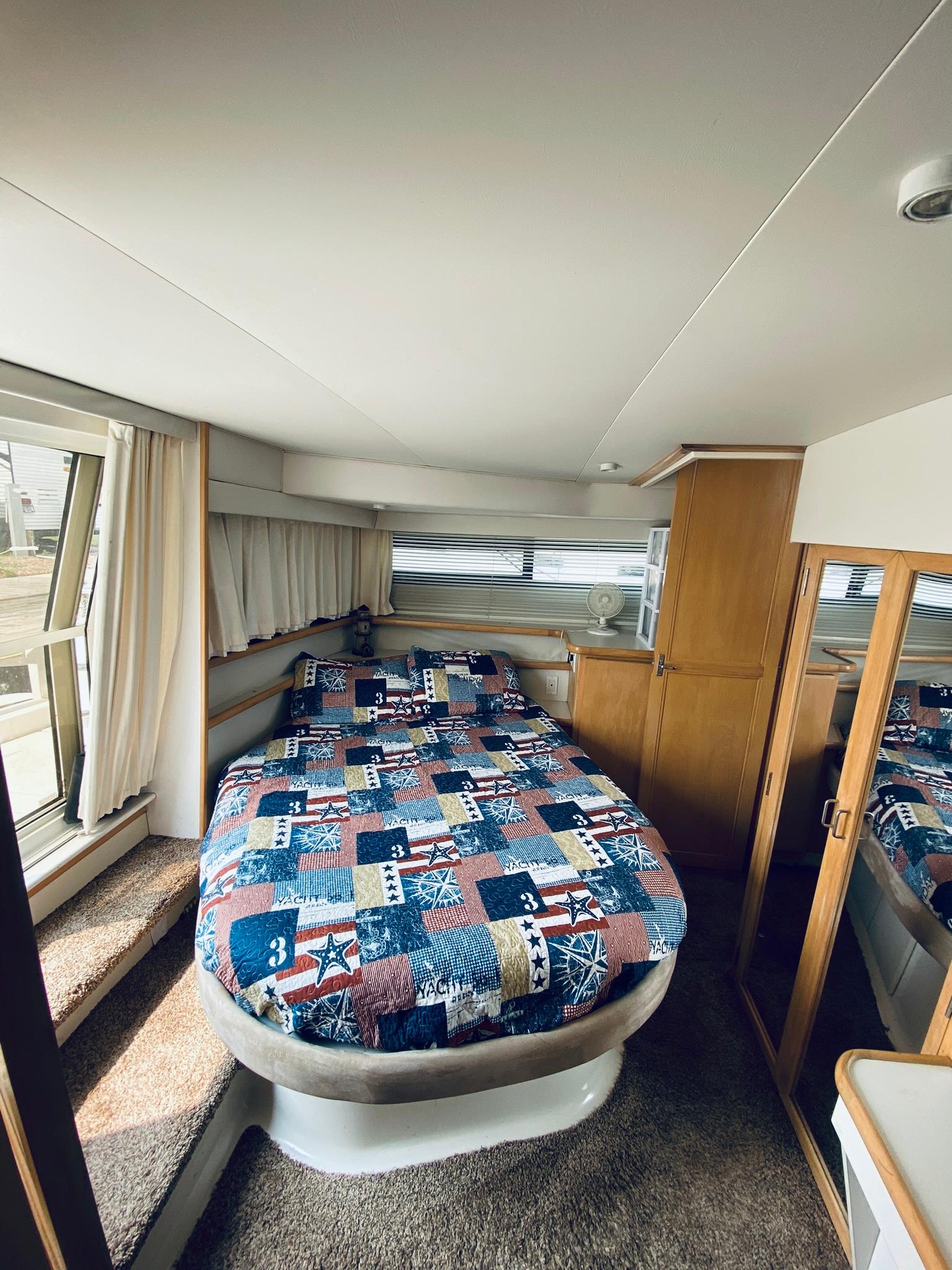 1994 Carver 430 Cockpit Motor Yacht - 15