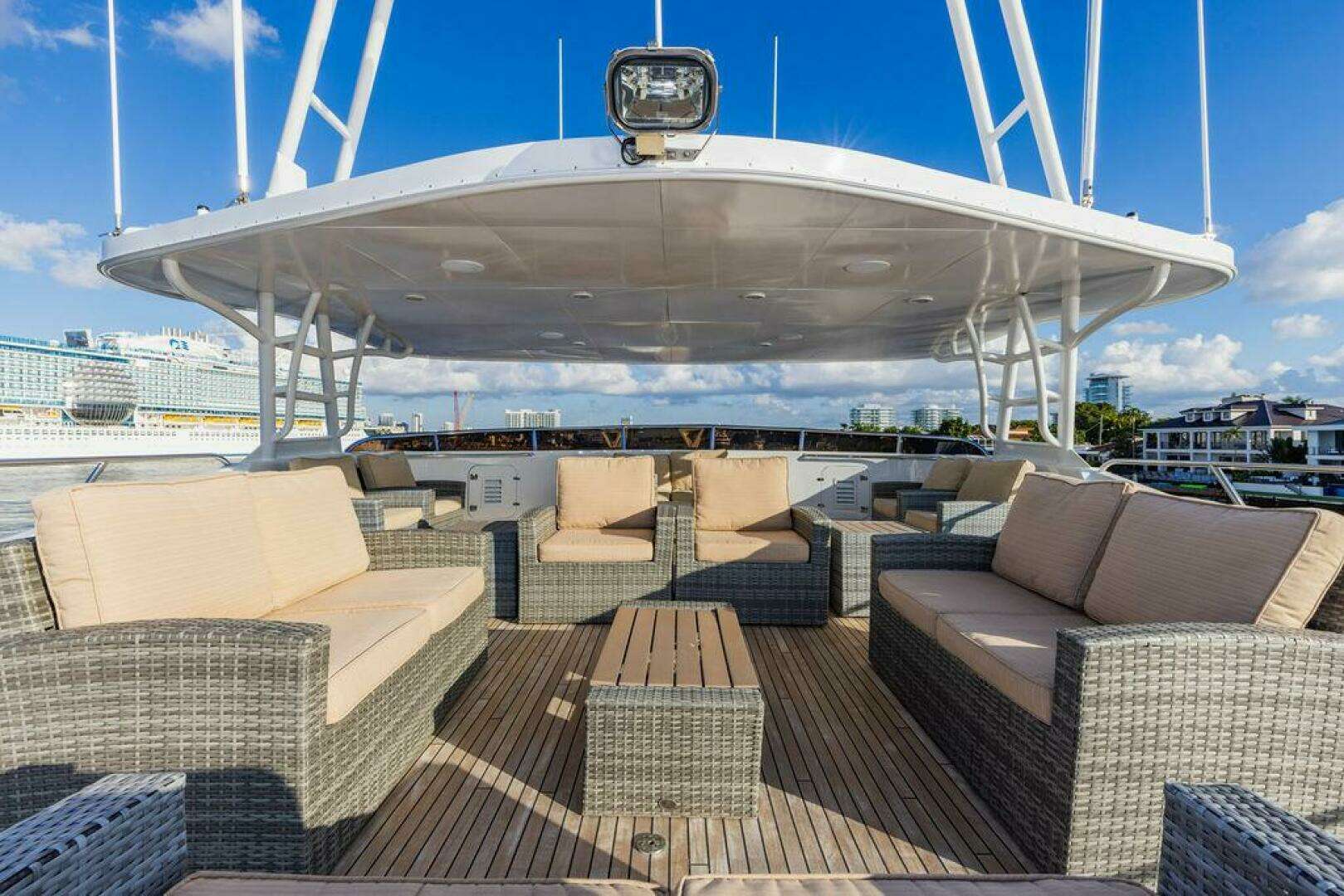 2009 Crystal Yachts Enclosed Pilothouse - Image 31
