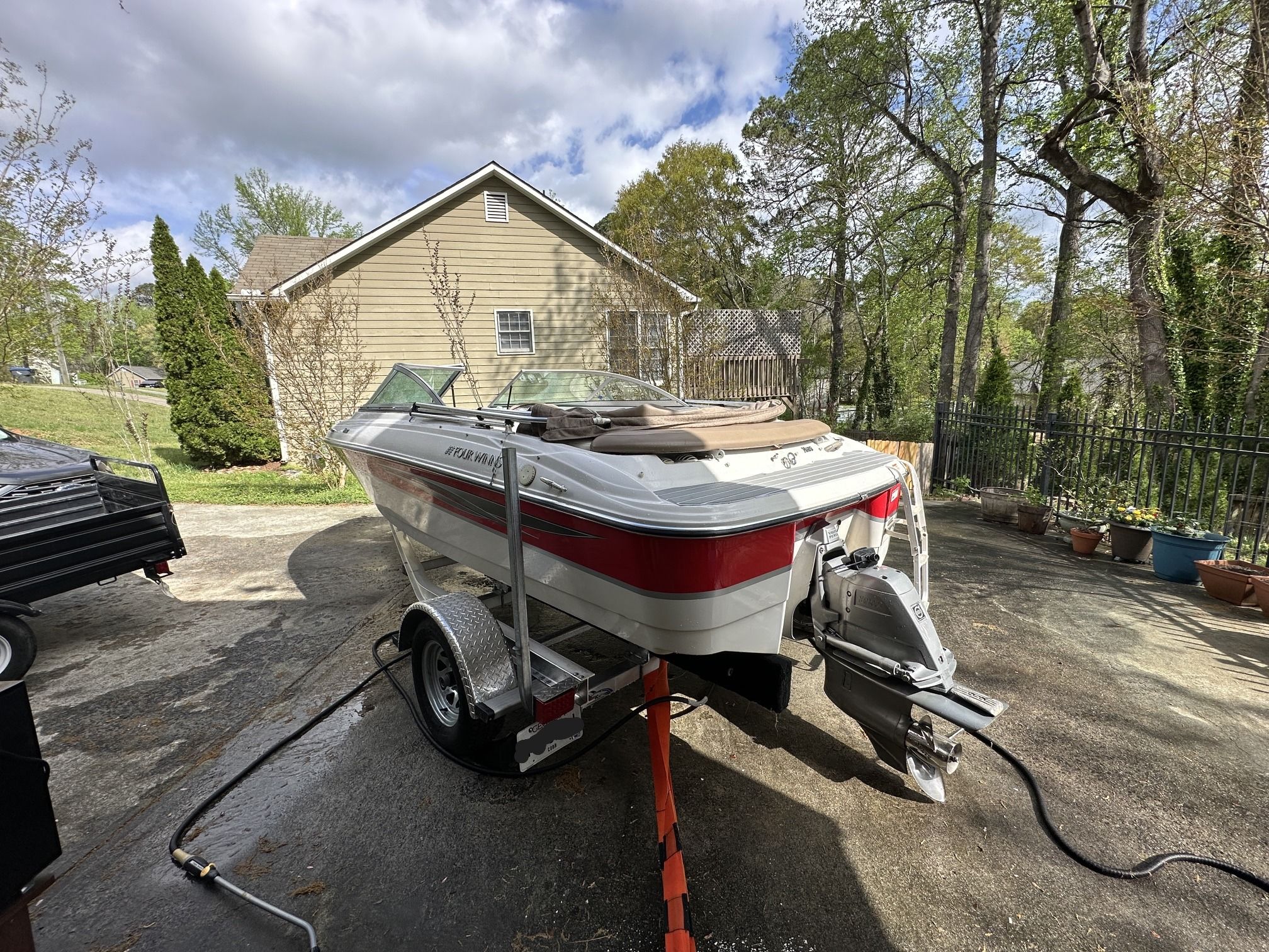 2009 Four Winns H180