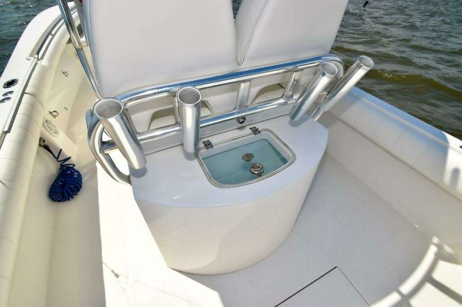 2013 Regulator 28 FS w/SeaKeeper Ride - Image 16
