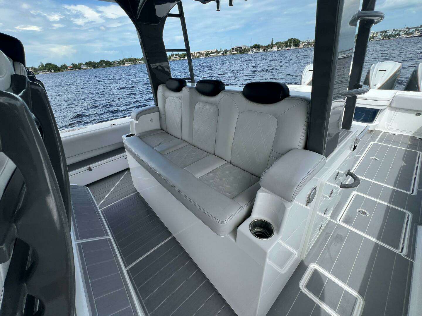 2020 HCB 53 Suenos - Image 10