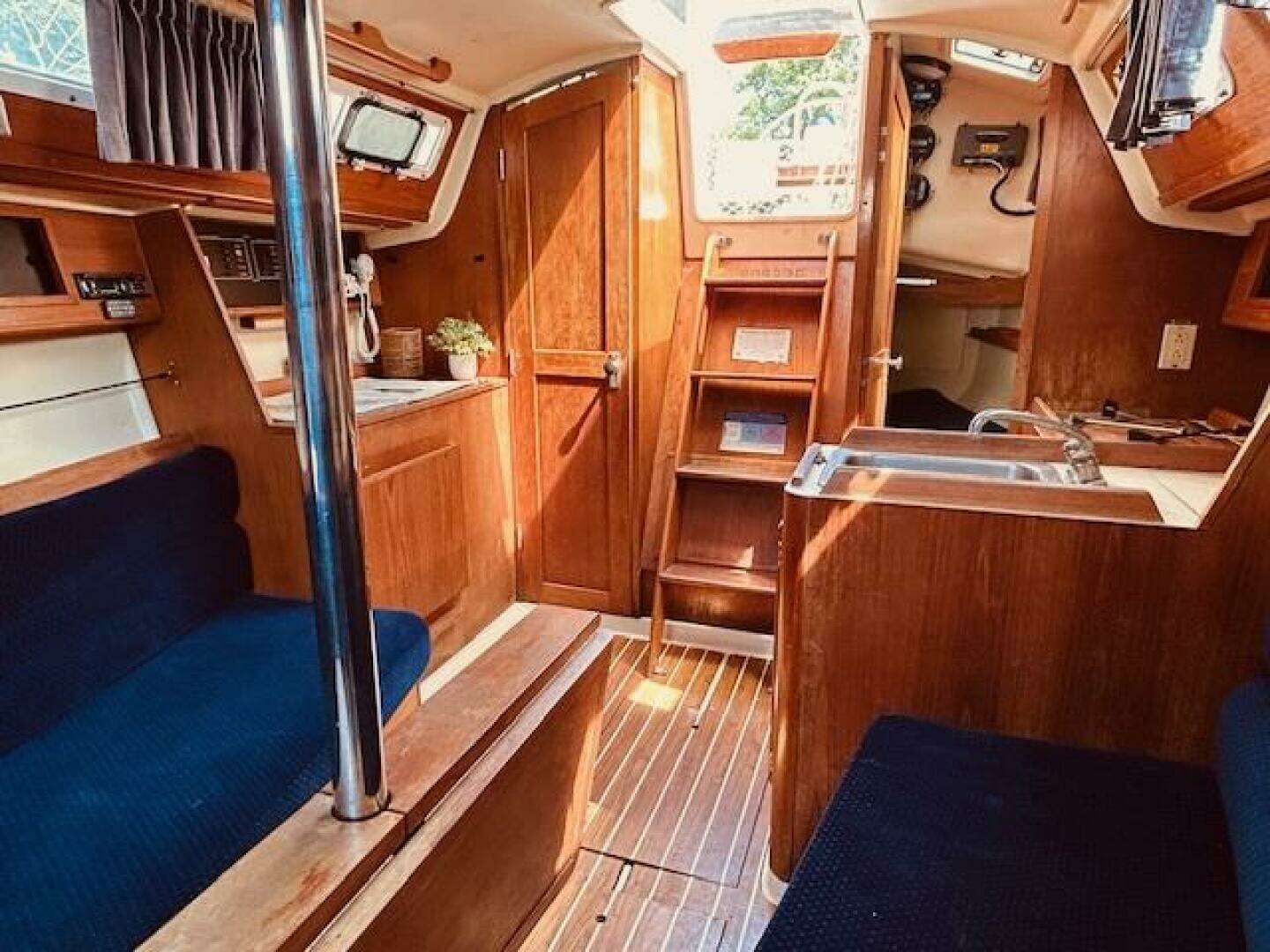 1985 Pearson 28 - Image 17
