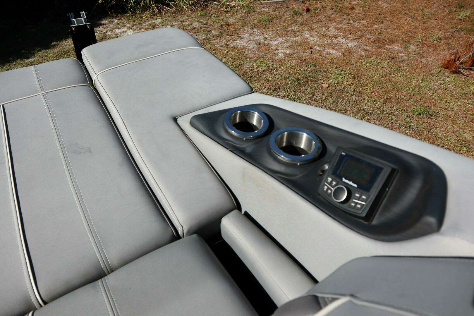 2021 Bennington RX25 Sport - Image 25