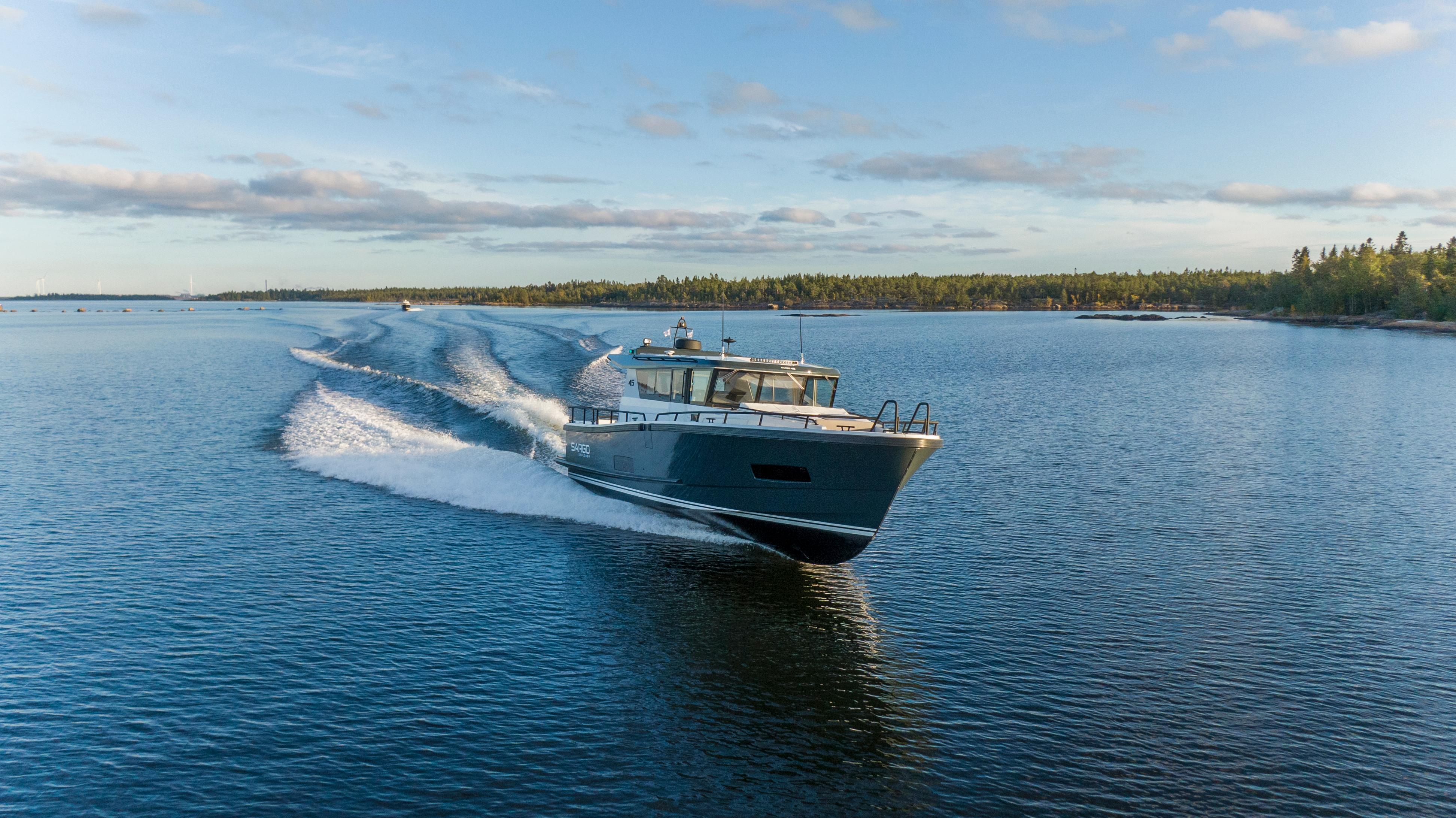 Sargo 45 Cat A 2025 model cruising on a serene lake.