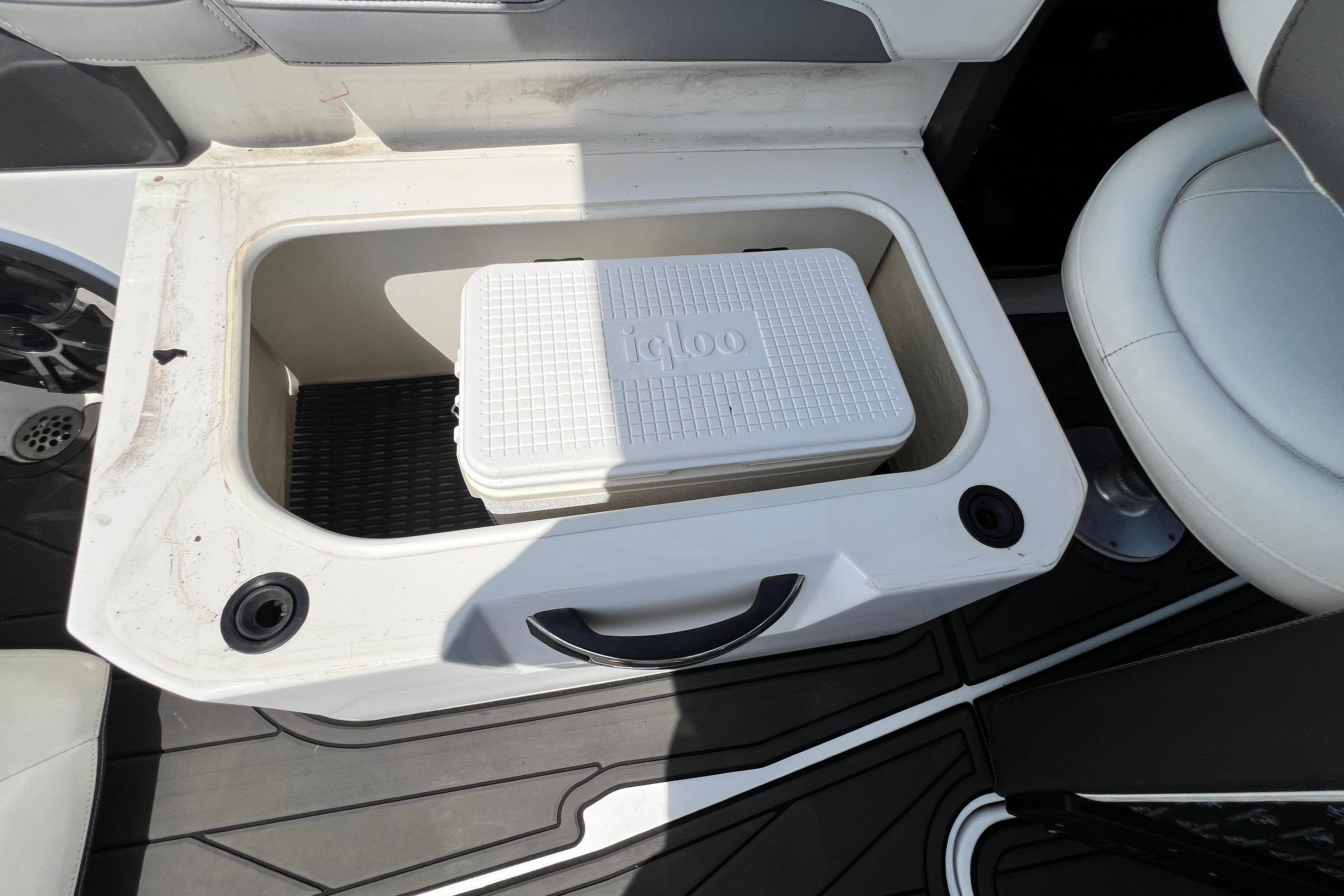 Built-in cooler compartment on 2015 Monterey 268SS Super Sport boat.