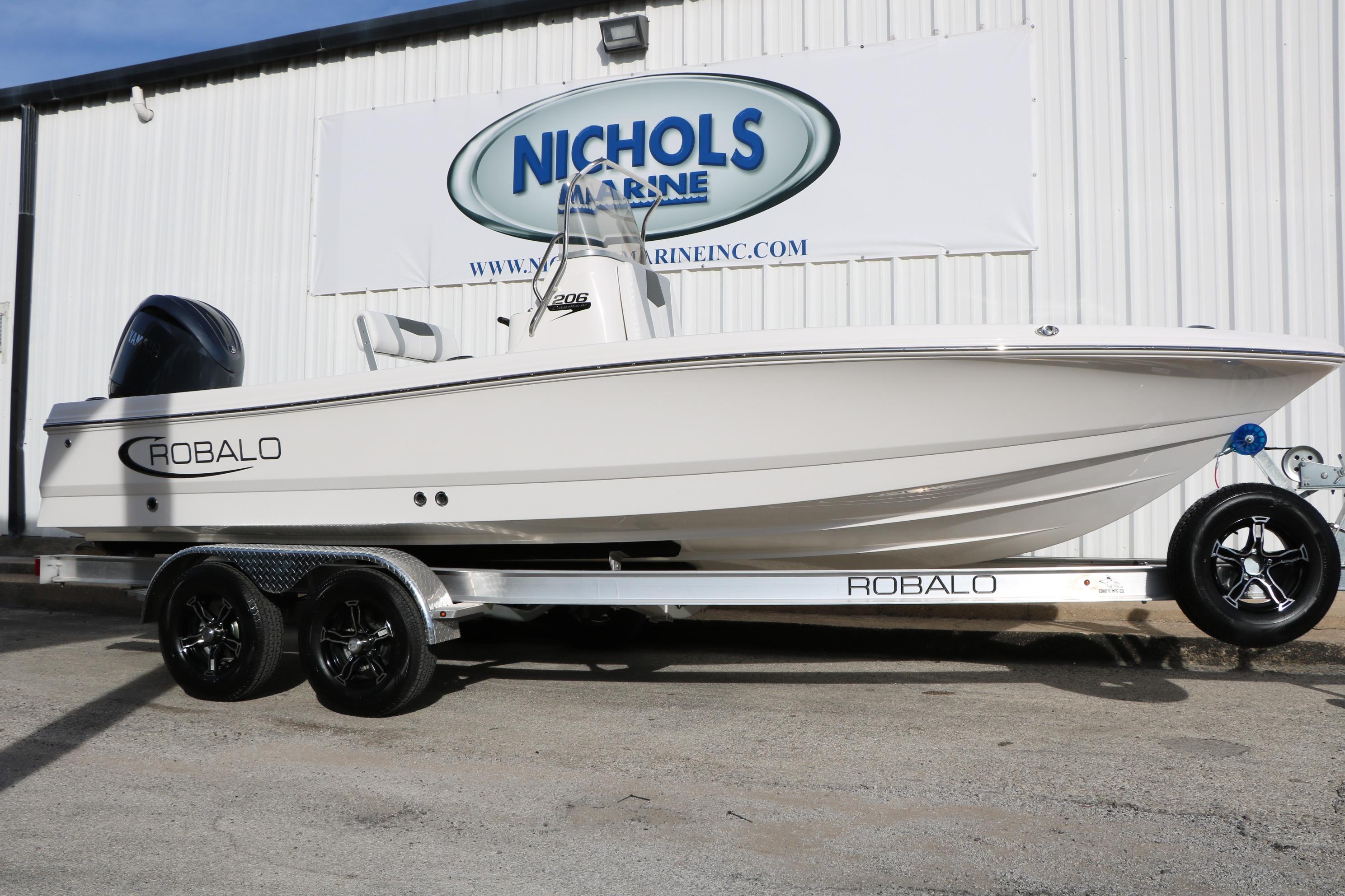 2026 Robalo 206 Cayman