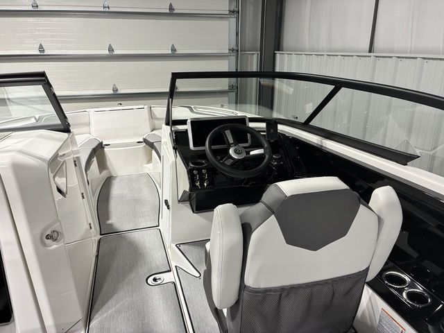 2026 Yamaha Boats AR250 - 4