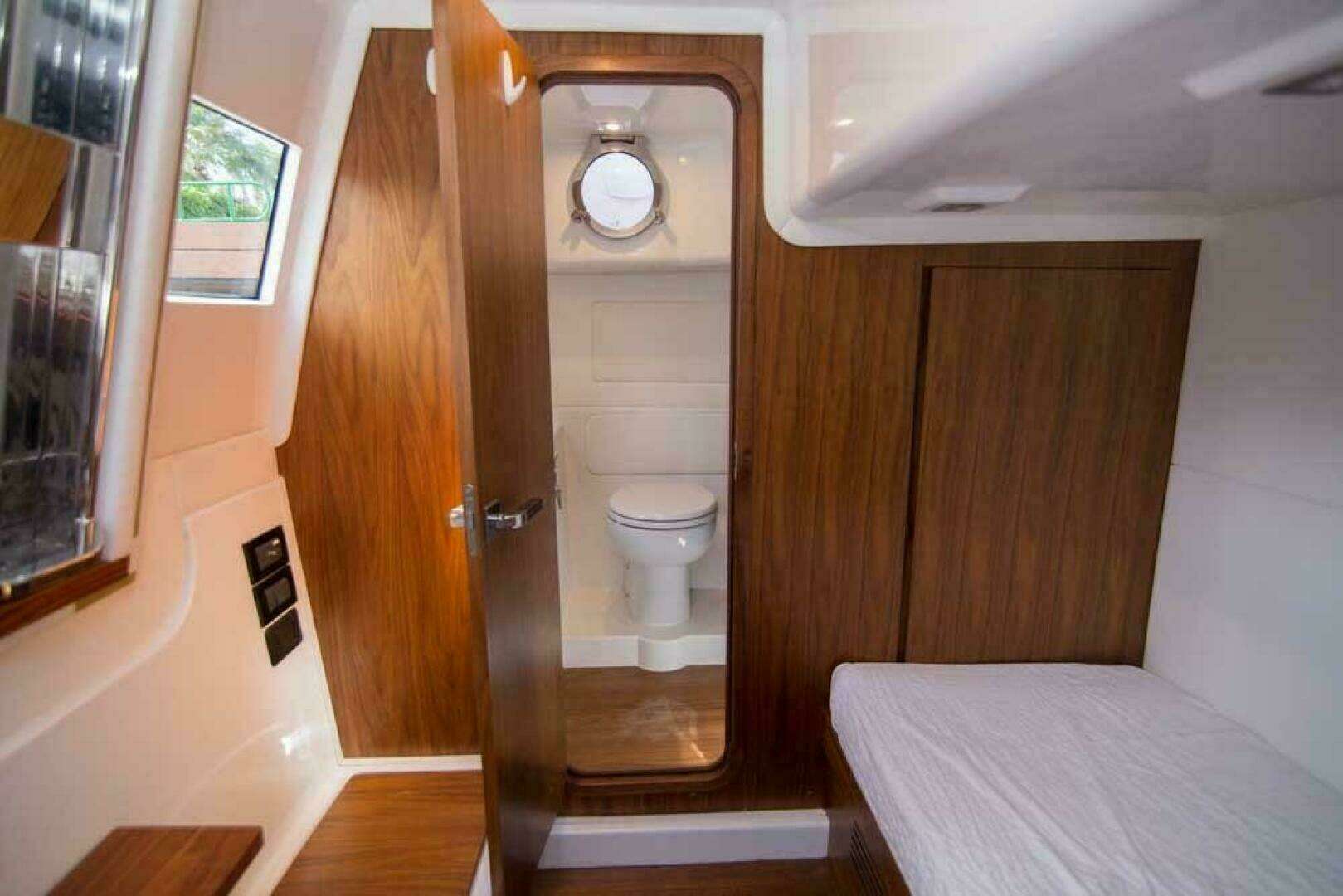 2019 Sundeck Yachts 580 Sport - Image 46