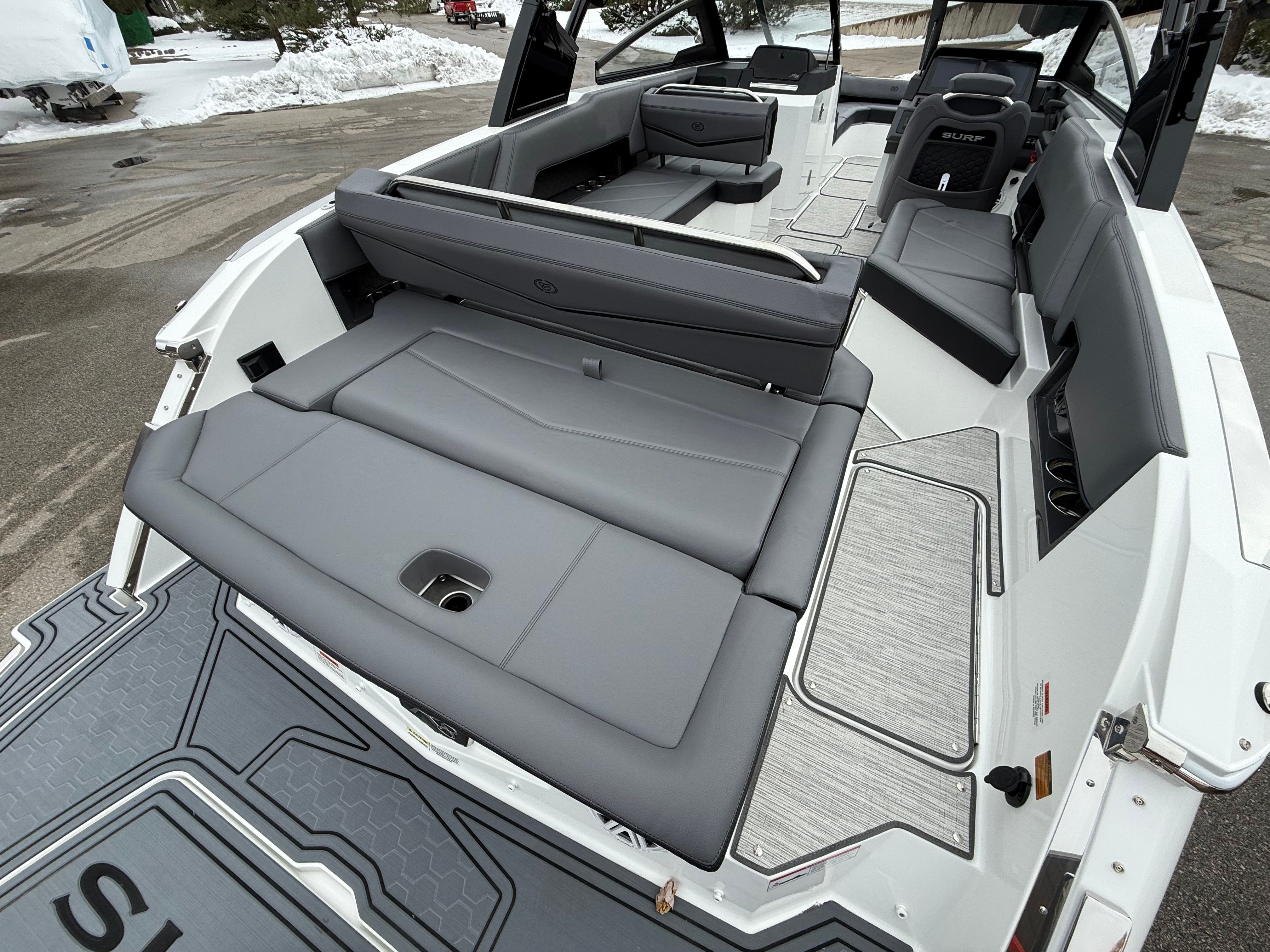 2026 Cobalt R8 Surf - 25
