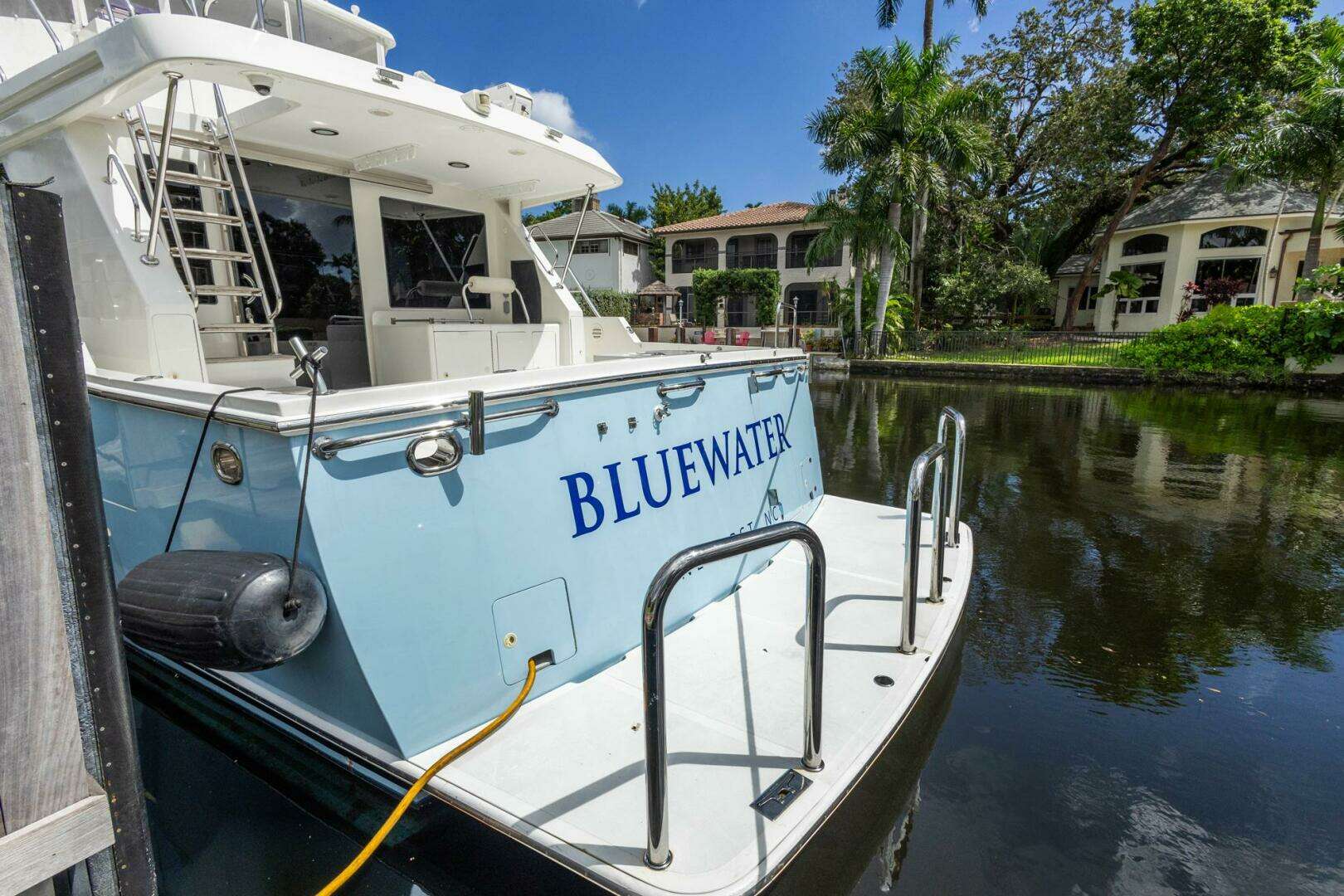 2005 Ocean Alexander Raised Pilothouse Flybridge Sedan - Image 3