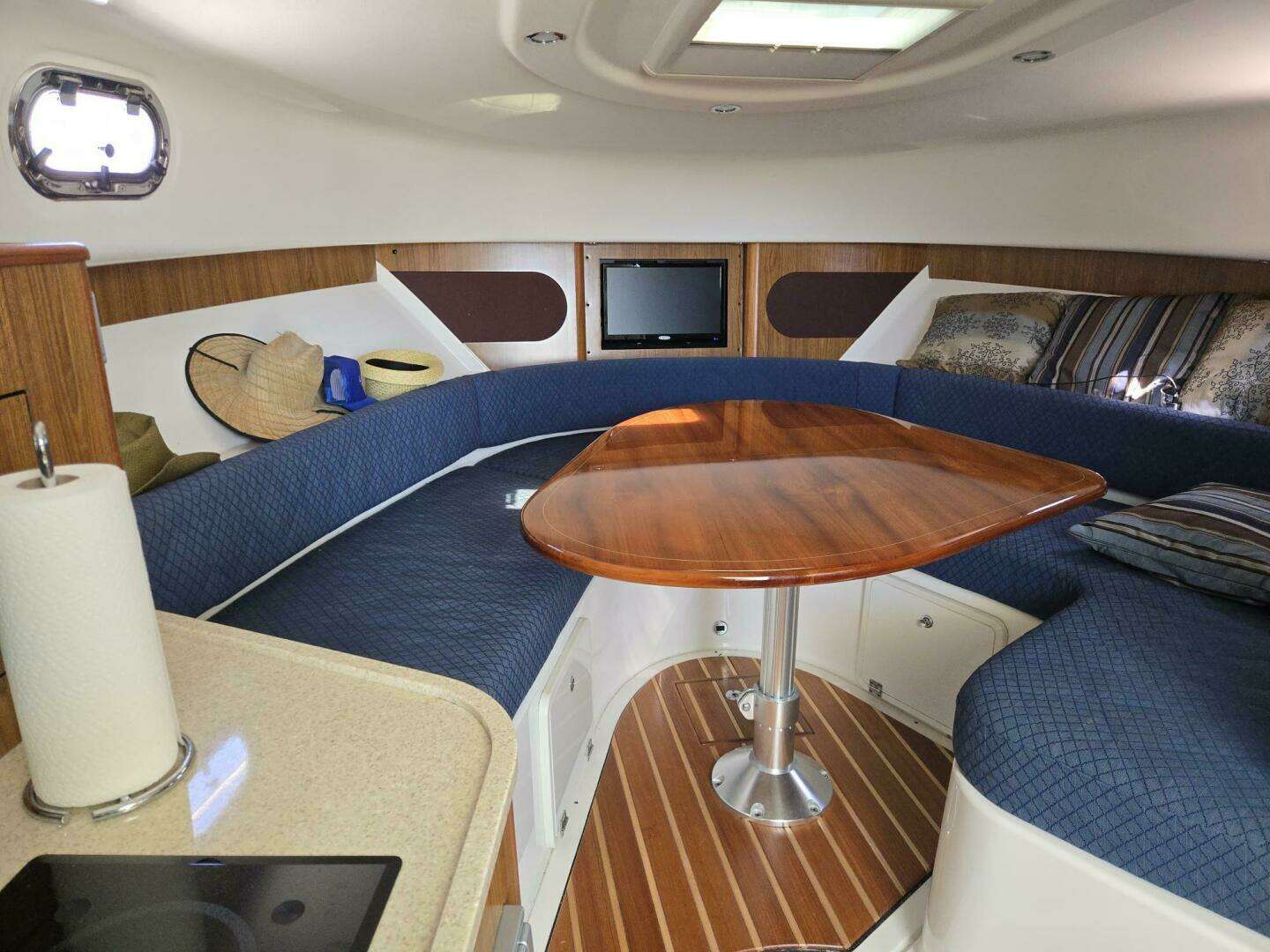 2013 Pursuit 345 Offshore - Image 4