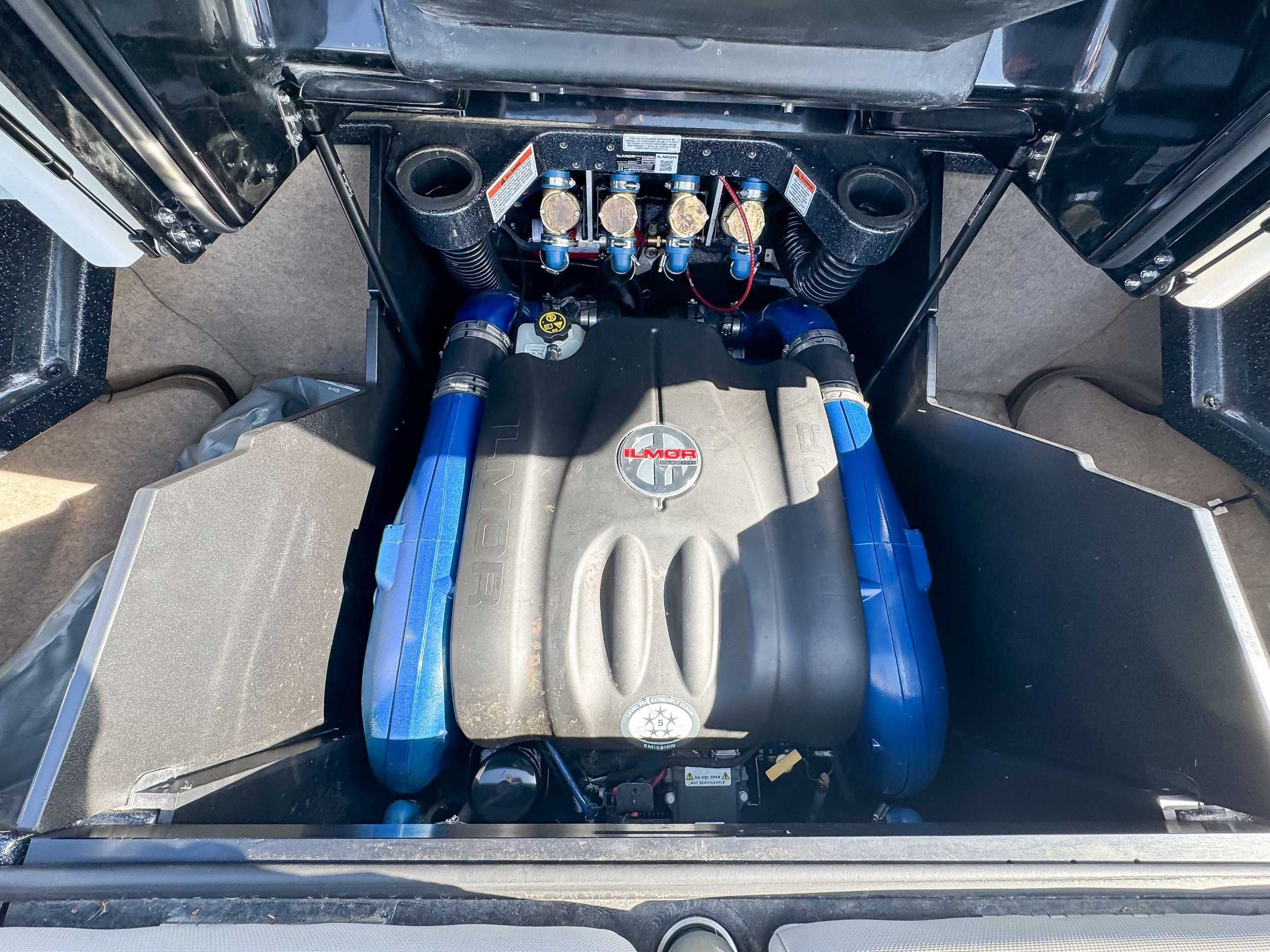 2019 MasterCraft X24 - 19