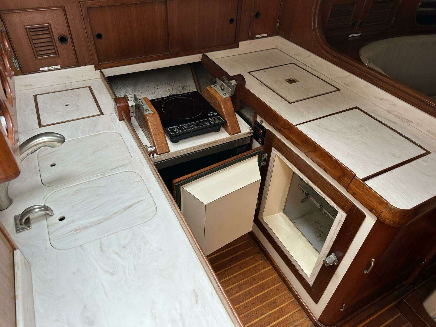 1986 Oceanic — - Image 8