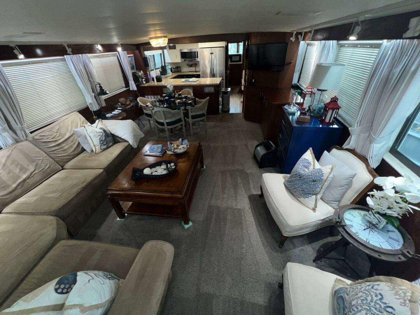 1988 Hatteras Motor Yacht - Image 20
