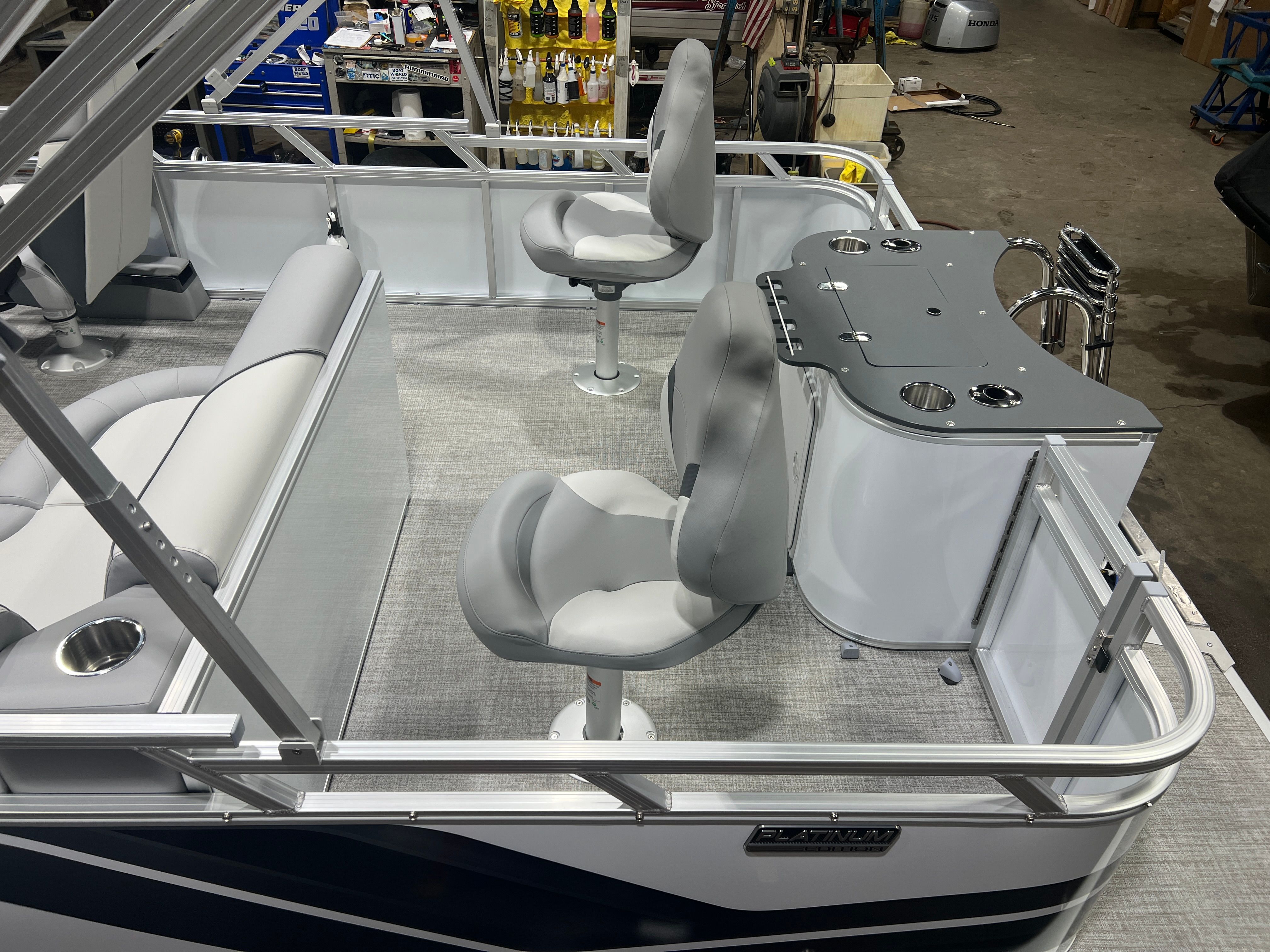 2026 Tahoe Sport Rear Fish 2185 & 4-Stroke $32995 - 5