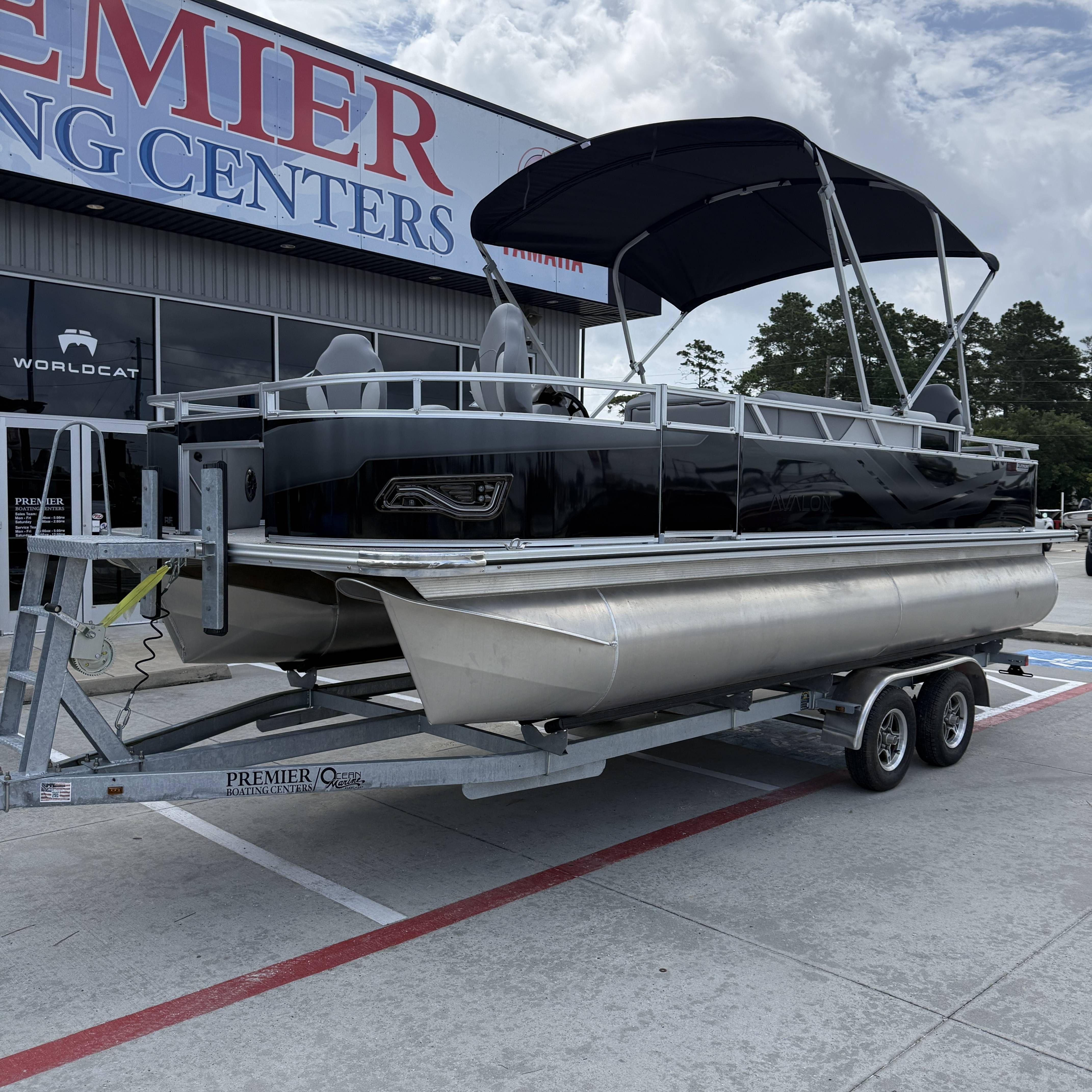 2026 Avalon Venture 85 Rear Fish - 21' - 3