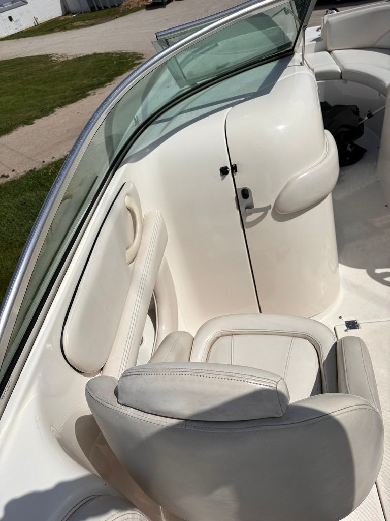 2002 Chaparral Sunesta 243 - 46