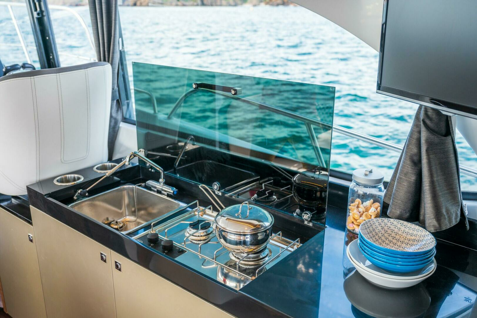 2025 Beneteau Antares 11 Fly - Image 14