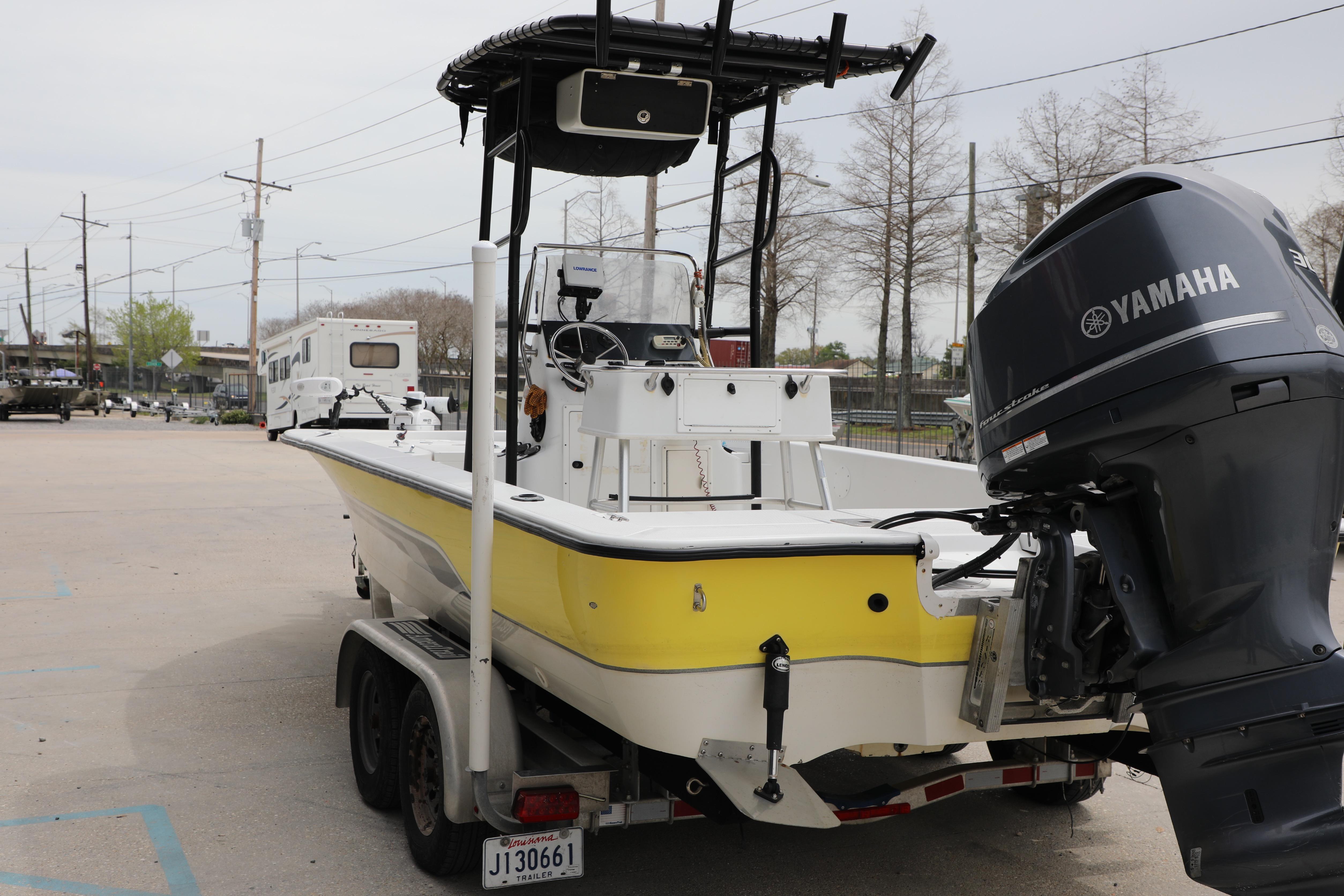 2002 Ranger 2300 Bay Ranger boat with Yamaha motor on trailer.