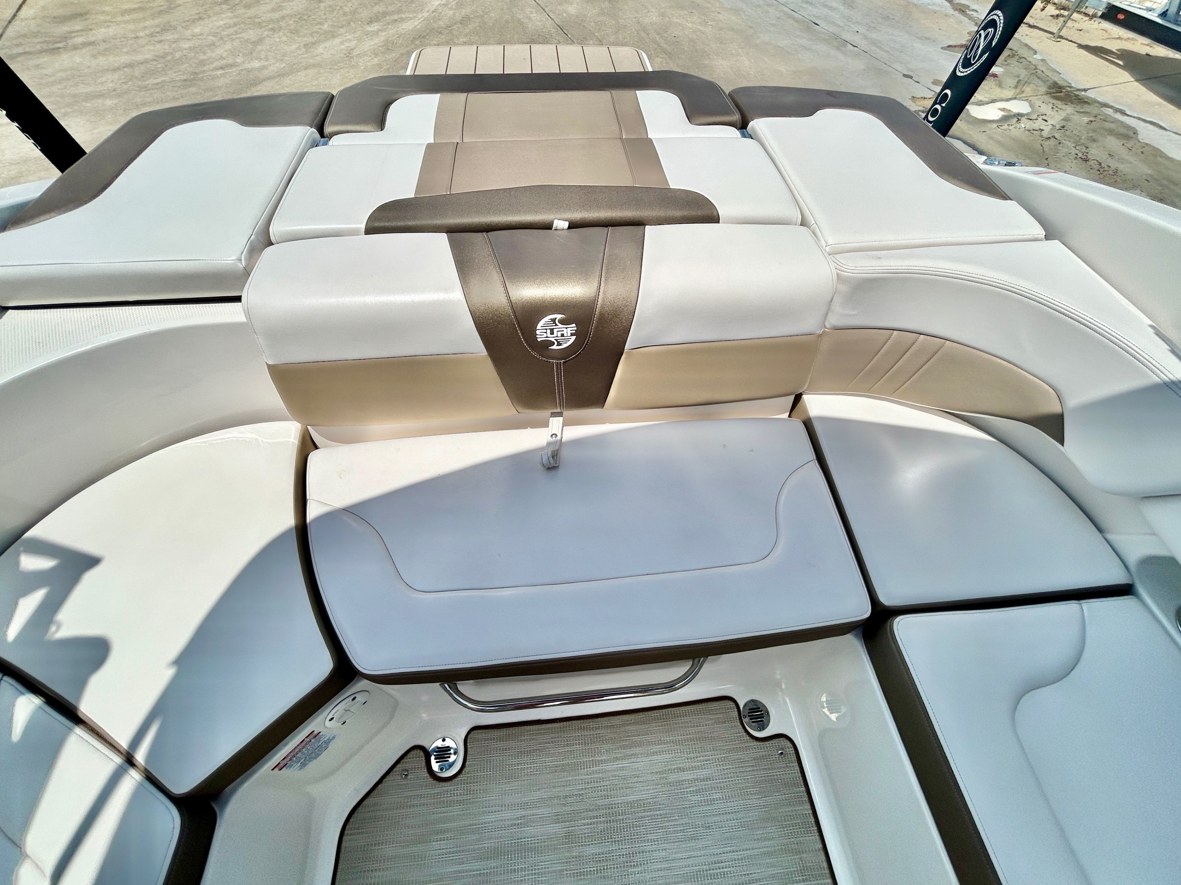 2018 Chaparral 23 Surf - 51