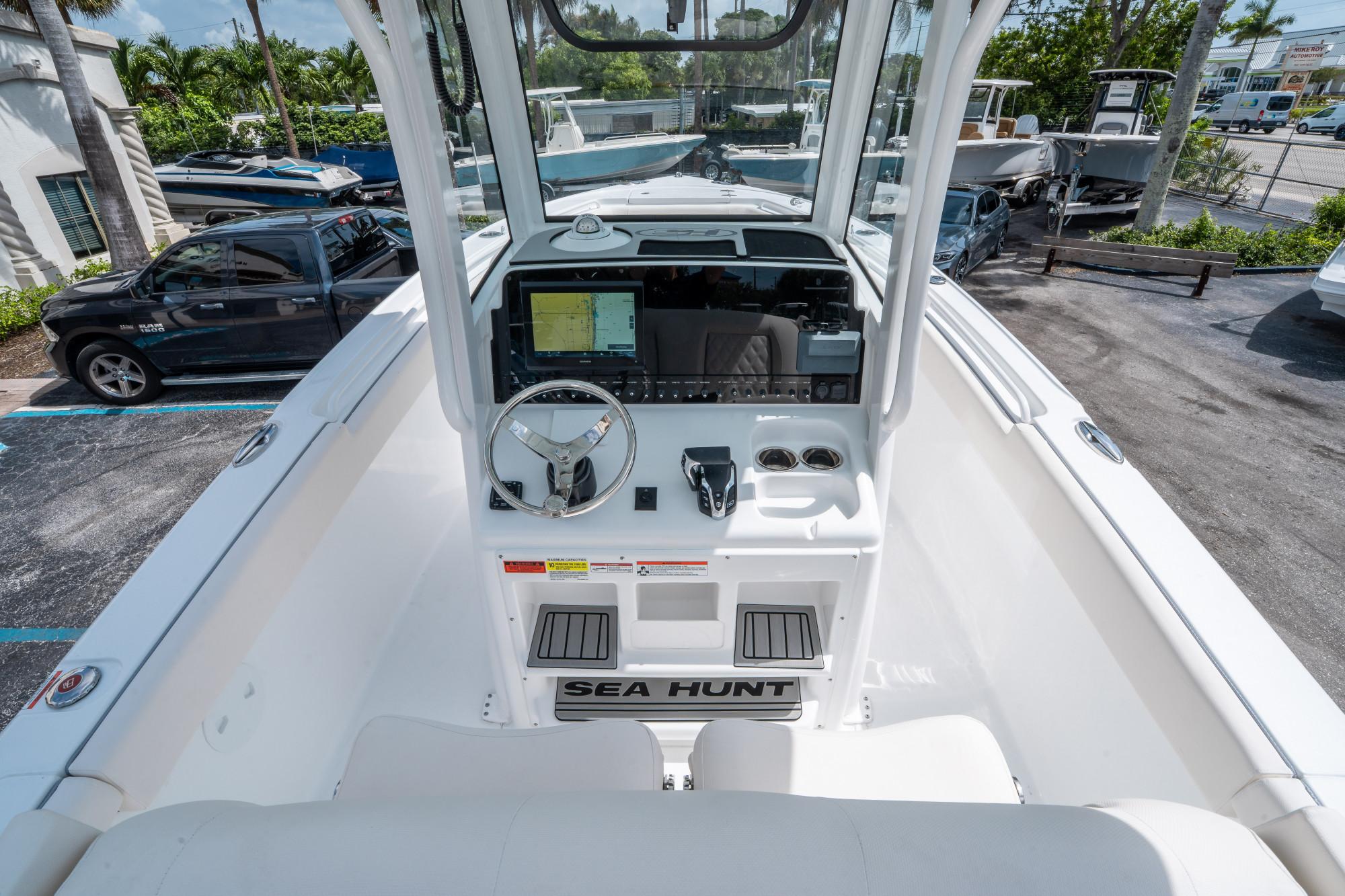 2026 Sea Hunt Ultra 255 SE - 17