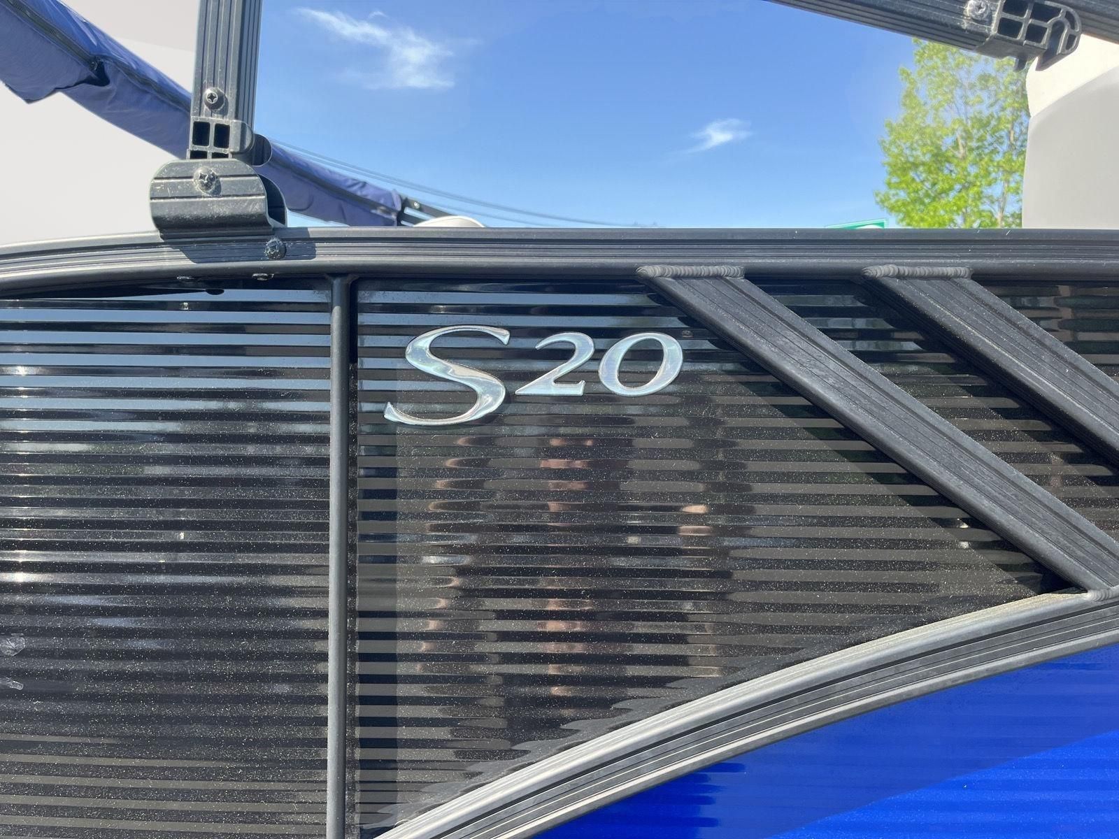 Close-up of the Bennington S20 with a sleek design and glossy finish.