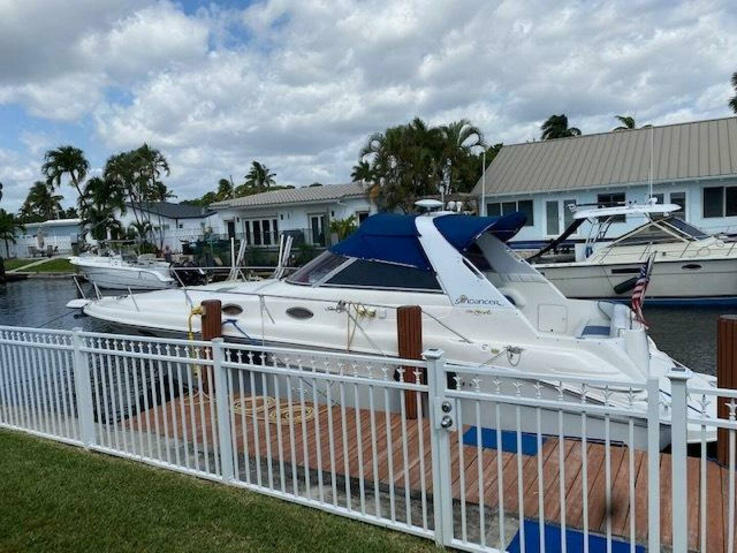 1997 Sea Ray 330 Sundancer - Image 4