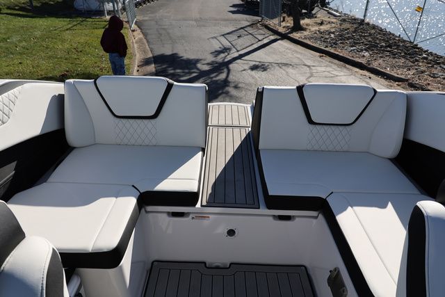 2026 Yamaha Boats 222S - 4