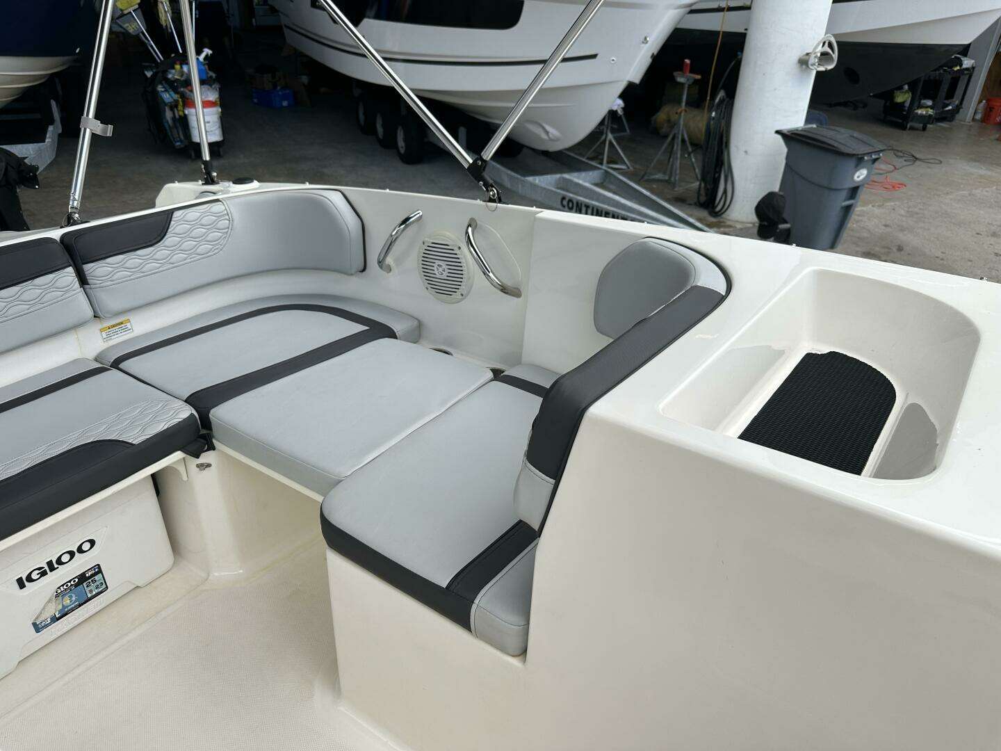 2023 Bayliner M17 - Image 20
