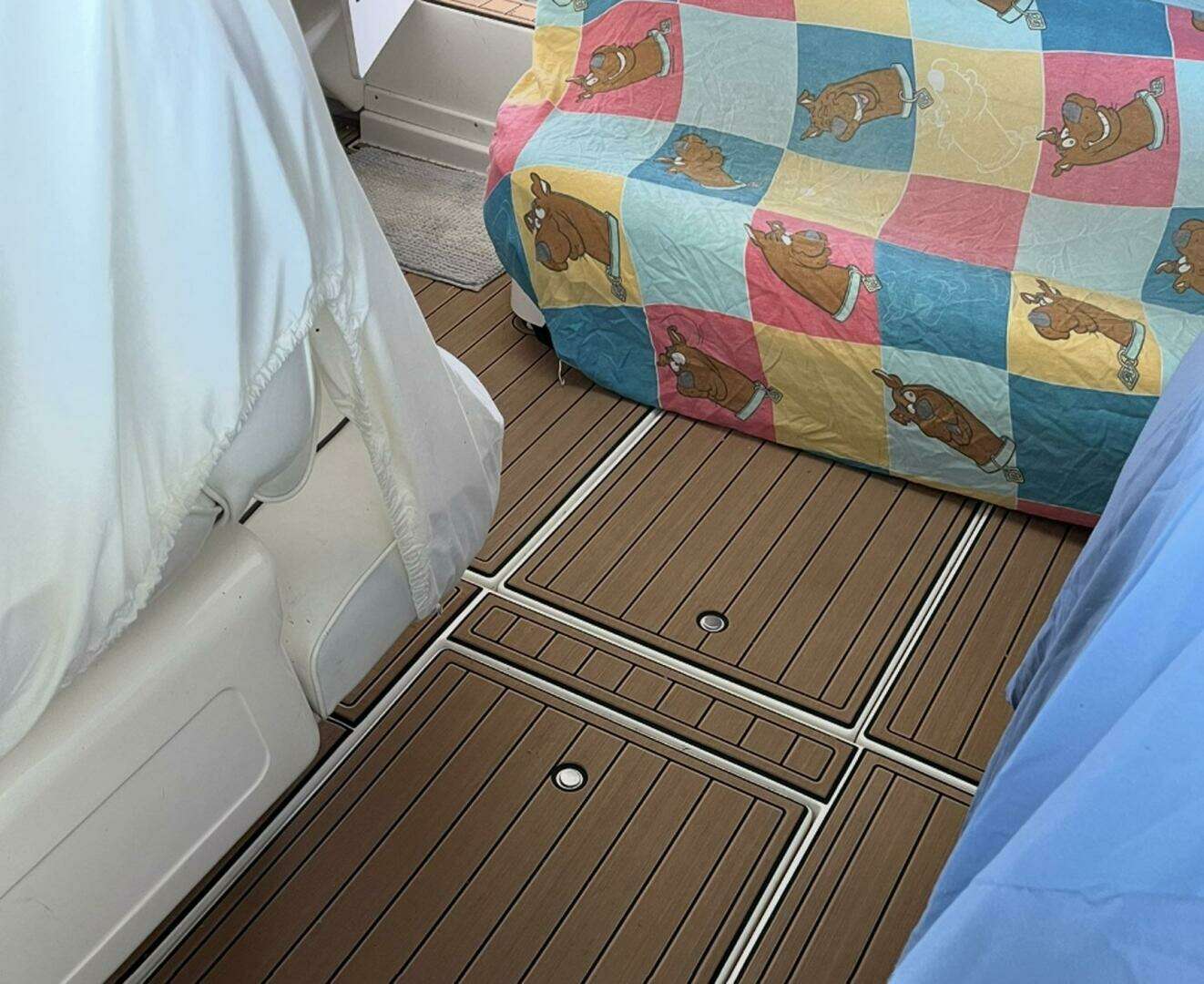 1994 Sea Ray 330 Express Cruiser - Image 9