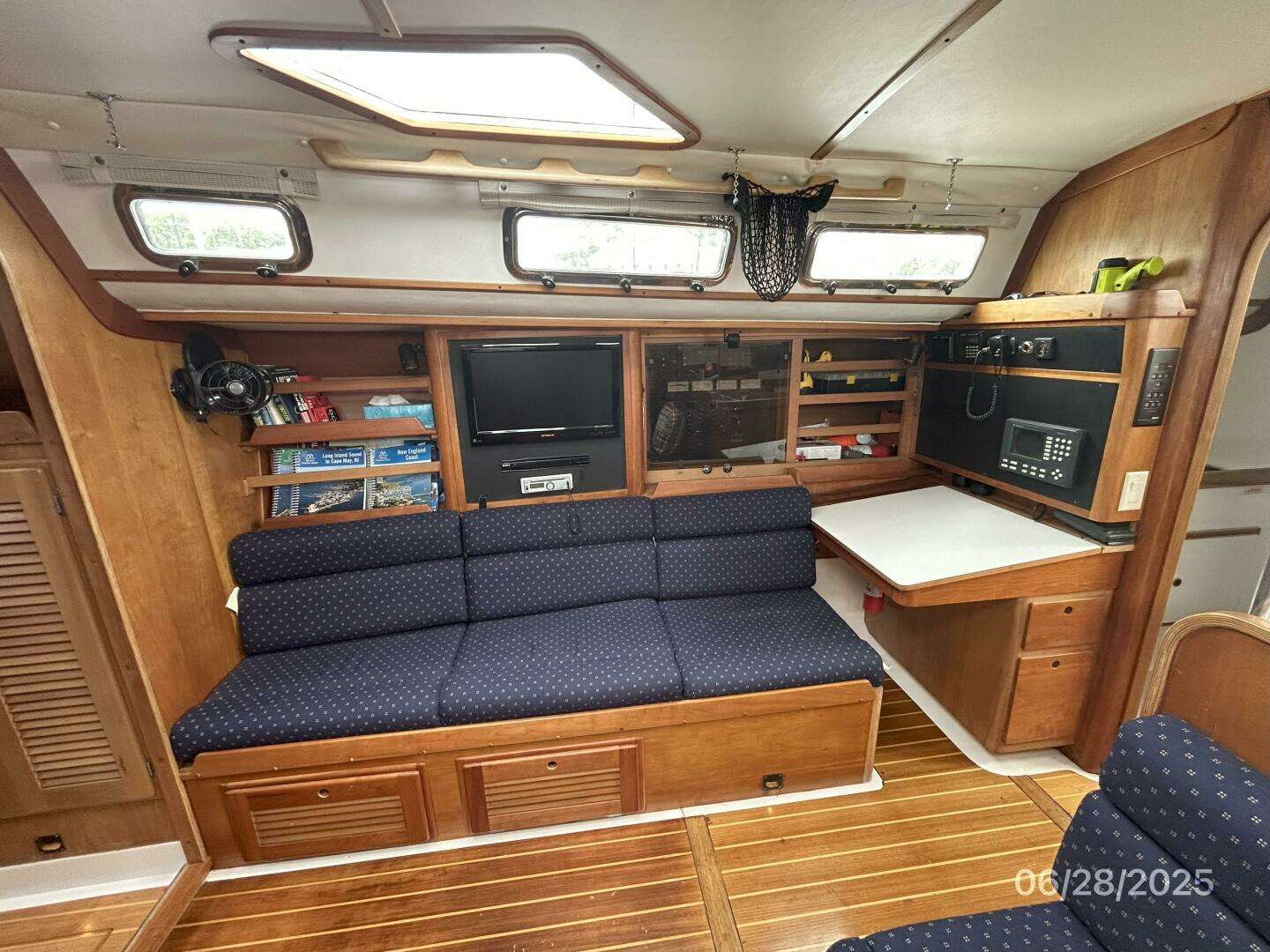 1995 Freedom 40/40 - Image 43