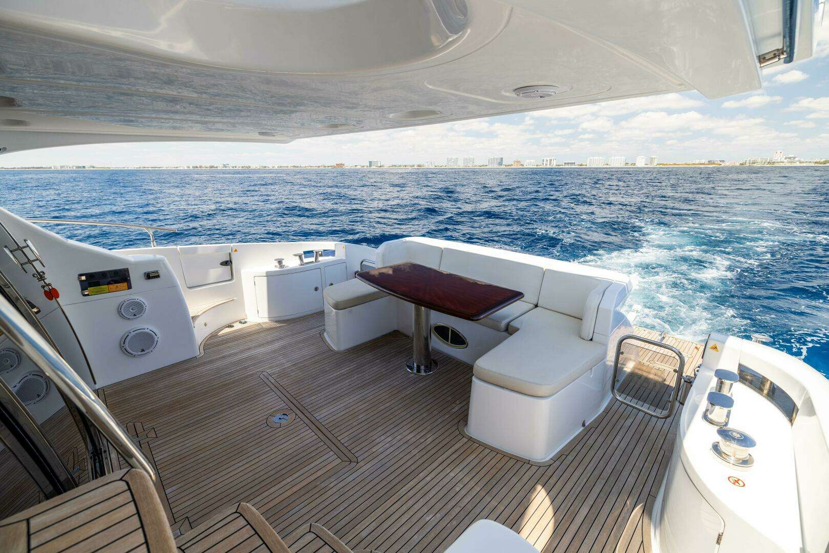 2015 Azimut 64 Flybridge - Image 33