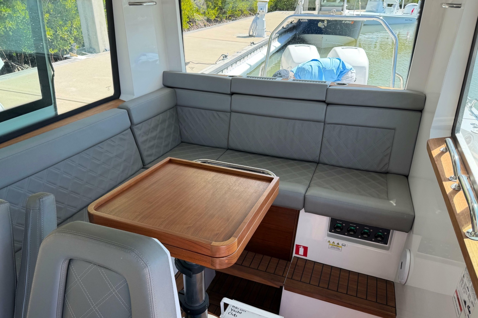 2018 Axopar 37 Cabin - Image 17