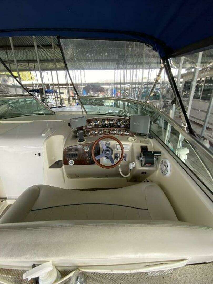 2000 Rinker — - Image 10