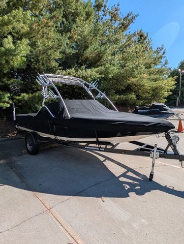 2004 Moomba Outback