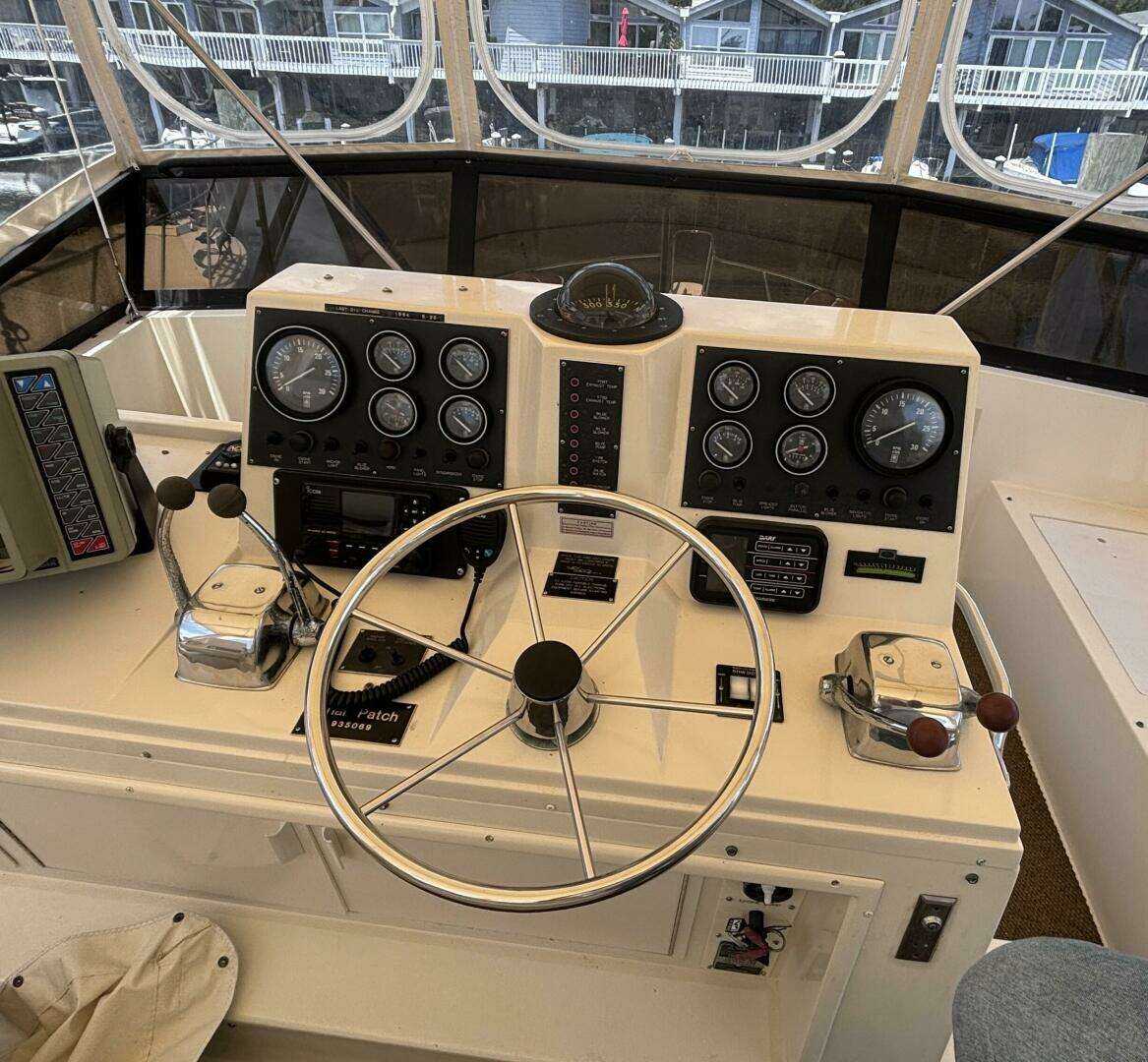 1988 Viking Motor Yacht - Image 14