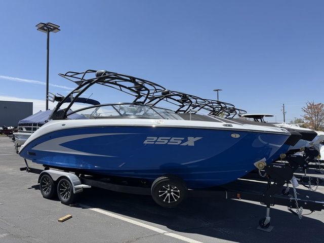 2025 Yamaha Boats 255XD