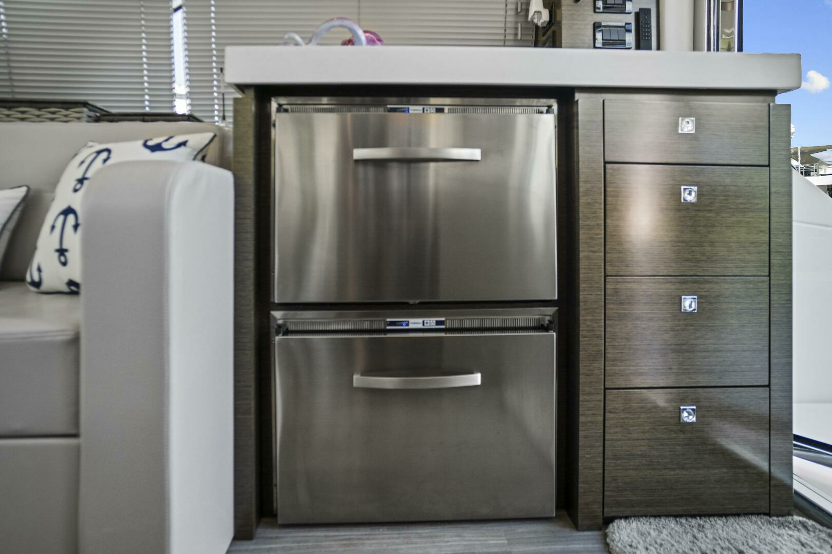 2019 Cruisers Yachts 54 Cantius - Image 26