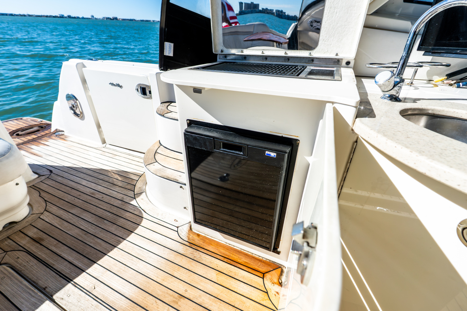2010 Sea Ray 50 SUNDANCER - Image 26