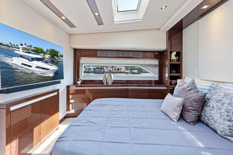 2018 Prestige 680 - Image 59